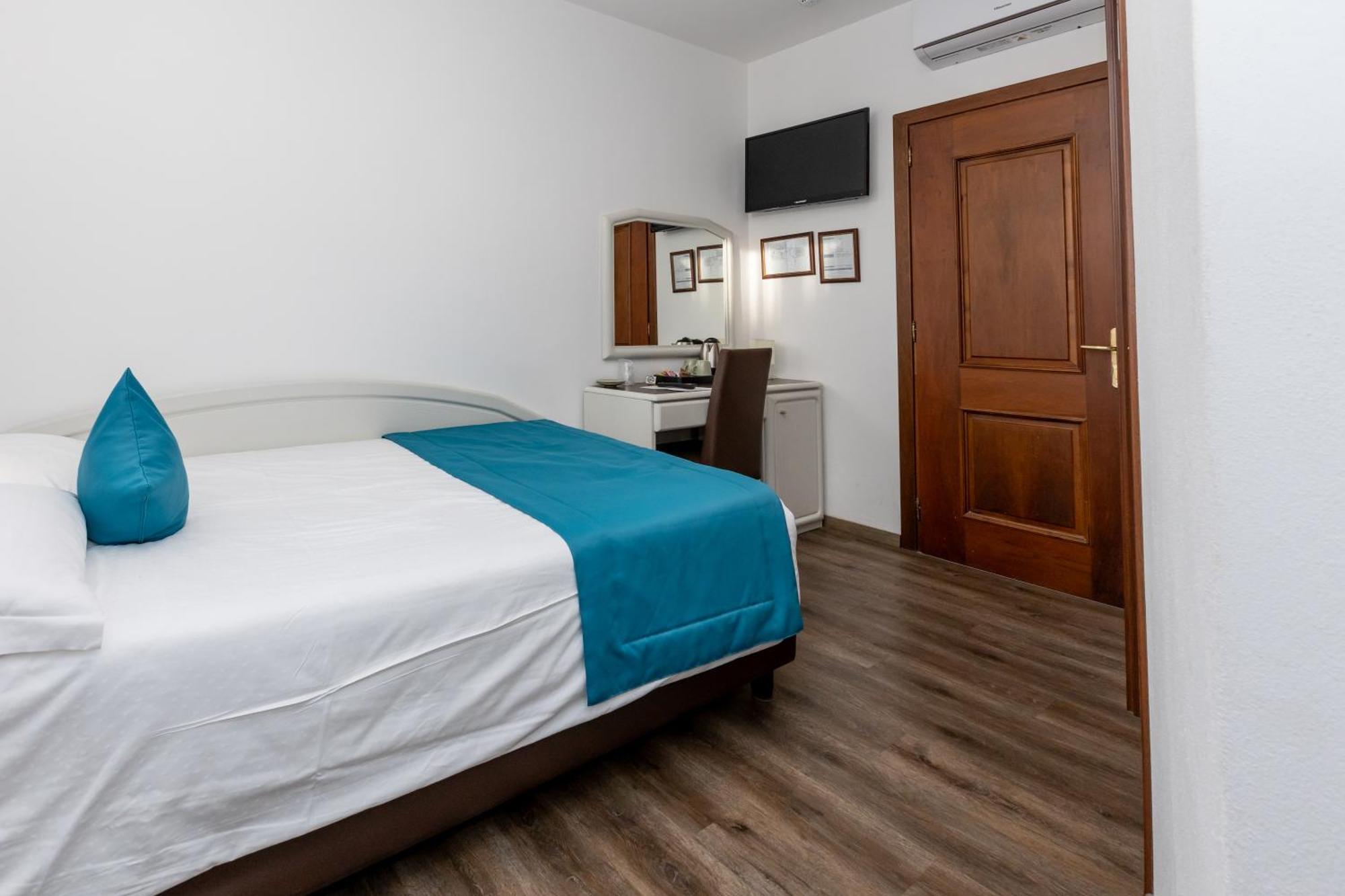 Albergo Cappello E Cadore Belluno Bagian luar foto